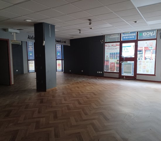 local commercial rue d'arènes - BESANCON